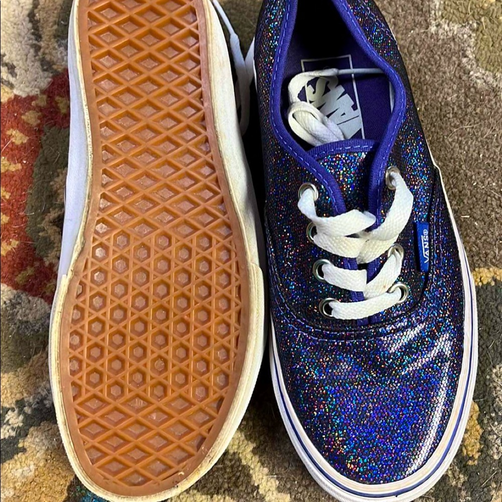 Vans - Picture 1 of 2